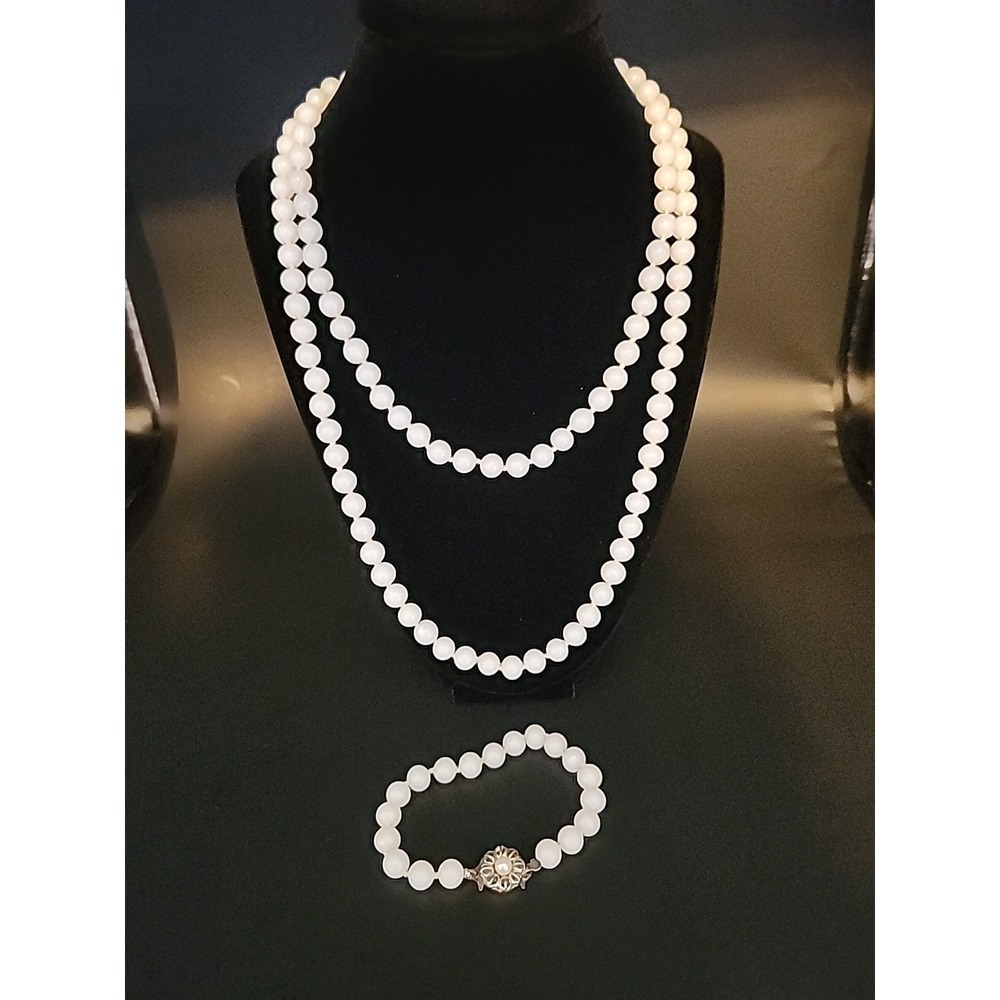 VTG 3 Piece White Milk Glass Necklace & Bracelet Set 2 Necklaces 1 Bracelet